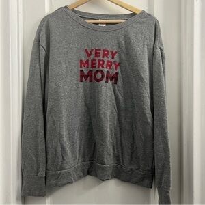 North Pole Very Merry Mom Grey Sweatshirt/sleep shirt, size Medium